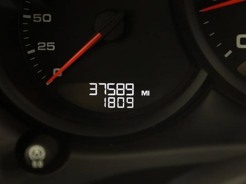 Used 2020 Porsche Macan image 44