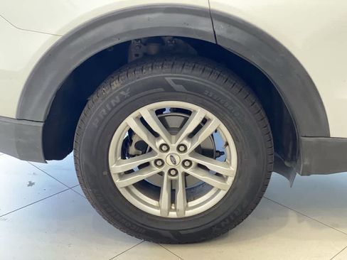 Used 2020 Ford Explorer XLT w/ Equipment Group 202A AWD/4WD image 13