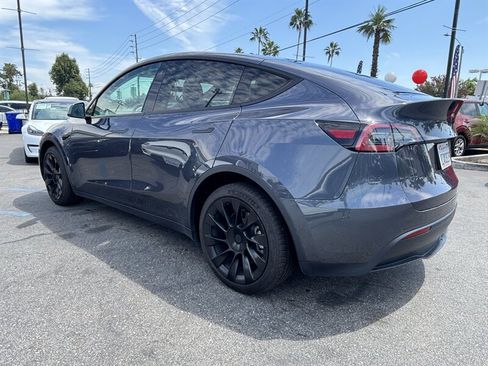 Used 2022 Tesla Model Y Long Range AWD/4WD image 3
