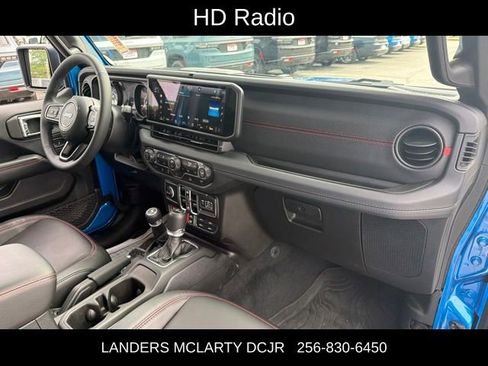 Used 2025 Jeep Gladiator Rubicon w/ Dual Top Group AWD/4WD image 14