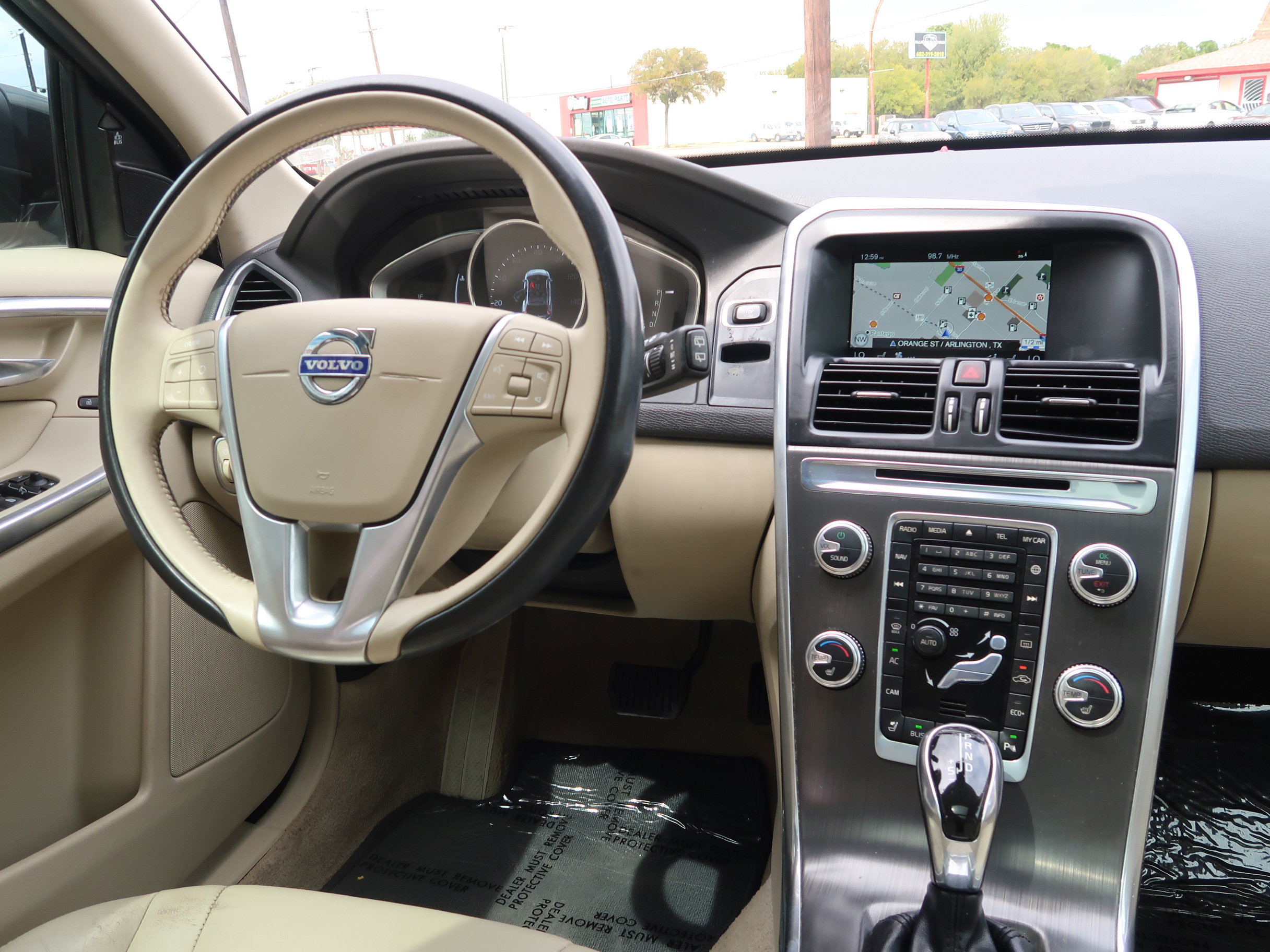Used 2015 Volvo XC60 T5 Premier w/ Proximity Package FWD image 14