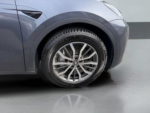 Used 2023 Tesla Model Y Long Range AWD/4WD image 13