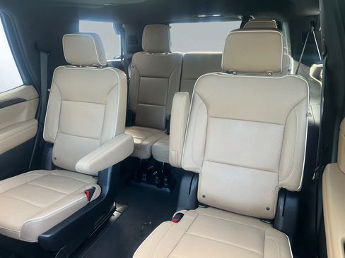 Used 2023 Chevrolet Tahoe Premier w/ Advanced Technology Package AWD/4WD image 18