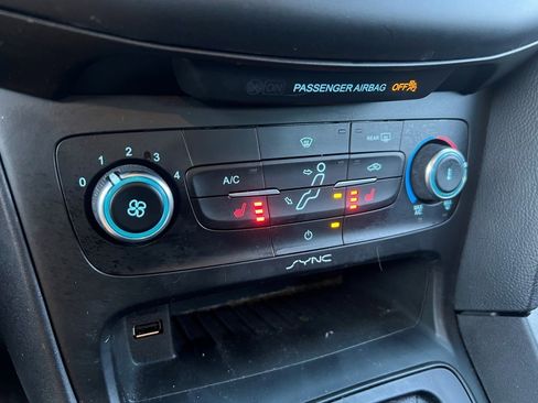 Certified 2017 Ford Focus SE w/ Cold Weather Package image 24