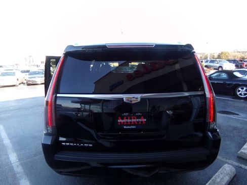 Used 2019 Cadillac Escalade ESV Luxury image 24