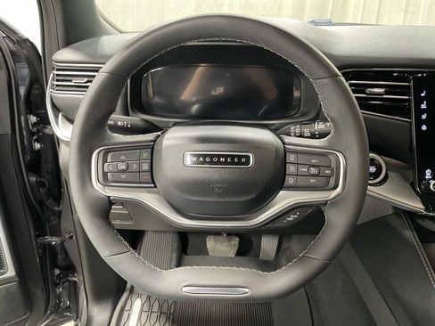 Used 2024 Jeep Wagoneer L Series II AWD/4WD image 11