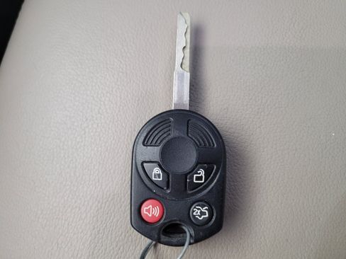 Used 2018 Ford Escape SEL FWD image 32