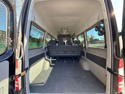 Used 2016 Mercedes-Benz Sprinter 2500 image 24