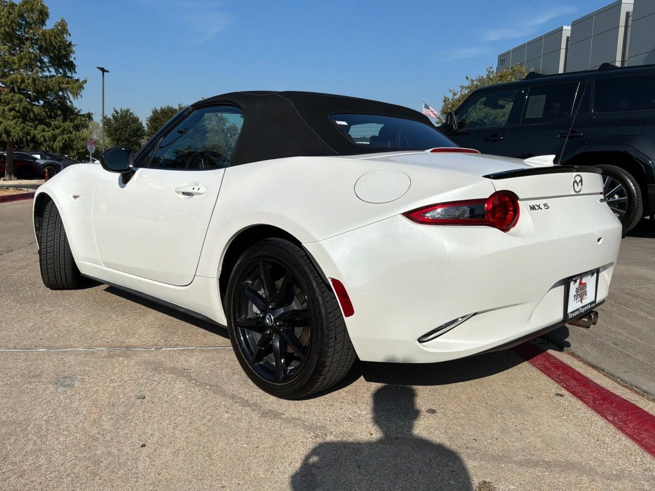 Used 2023 MAZDA MX-5 Miata Club RWD image 13