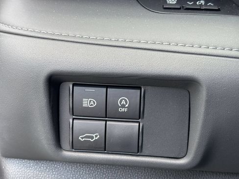 Used 2025 Toyota Highlander XSE AWD/4WD image 23