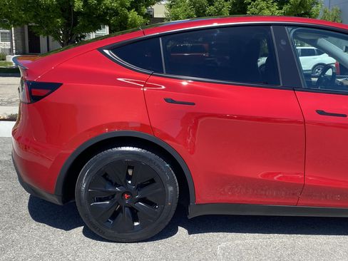 Used 2023 Tesla Model Y Long Range AWD/4WD image 6