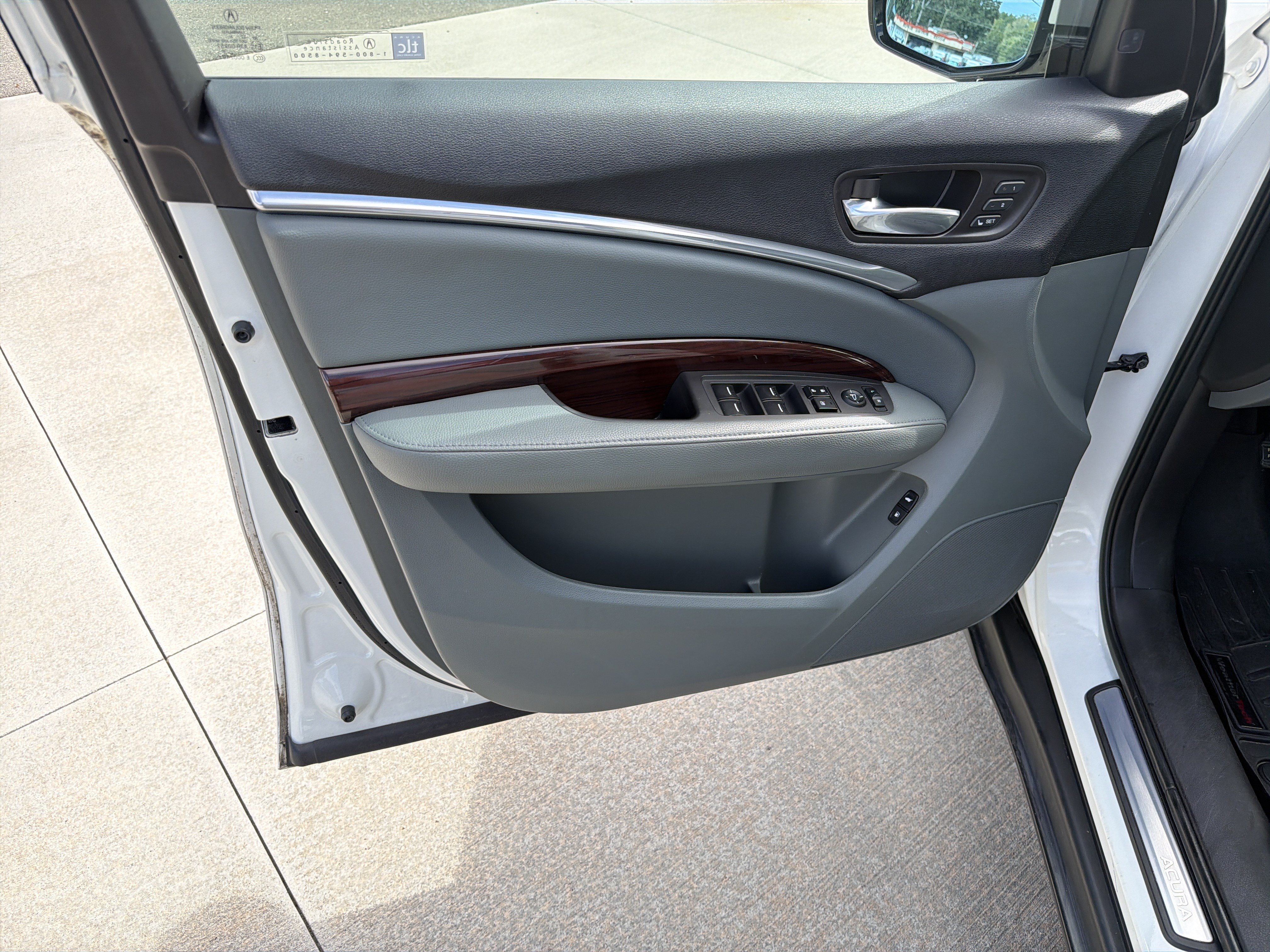 Used 2015 Acura MDX w/ Technology Package FWD image 14
