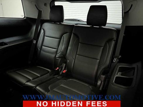 Used 2019 GMC Acadia SLT image 16