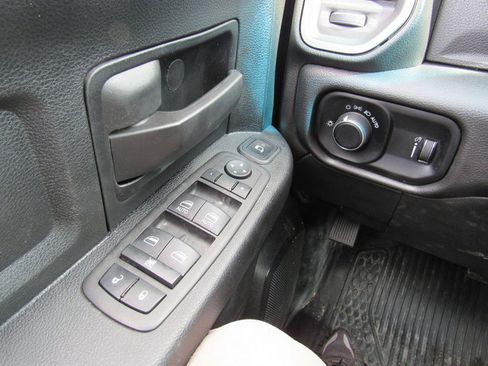 Used 2024 RAM 3500 Tradesman w/ Chrome Appearance Group AWD/4WD image 44