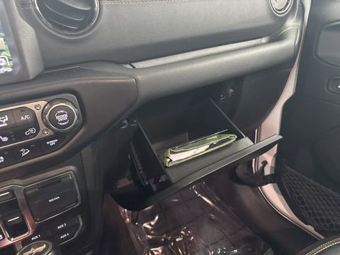 Used 2021 Jeep Wrangler Unlimited Sahara image 37