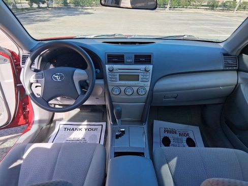 Used 2011 Toyota Camry LE image 12