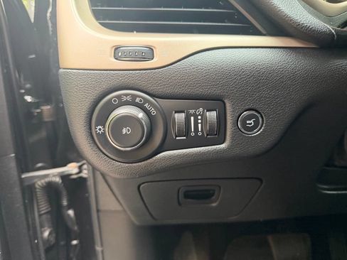 Used 2014 Jeep Cherokee Latitude w/ Comfort/Convenience Group AWD/4WD image 8