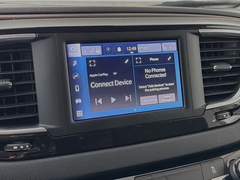 Used 2024 Chrysler Voyager LX image 16