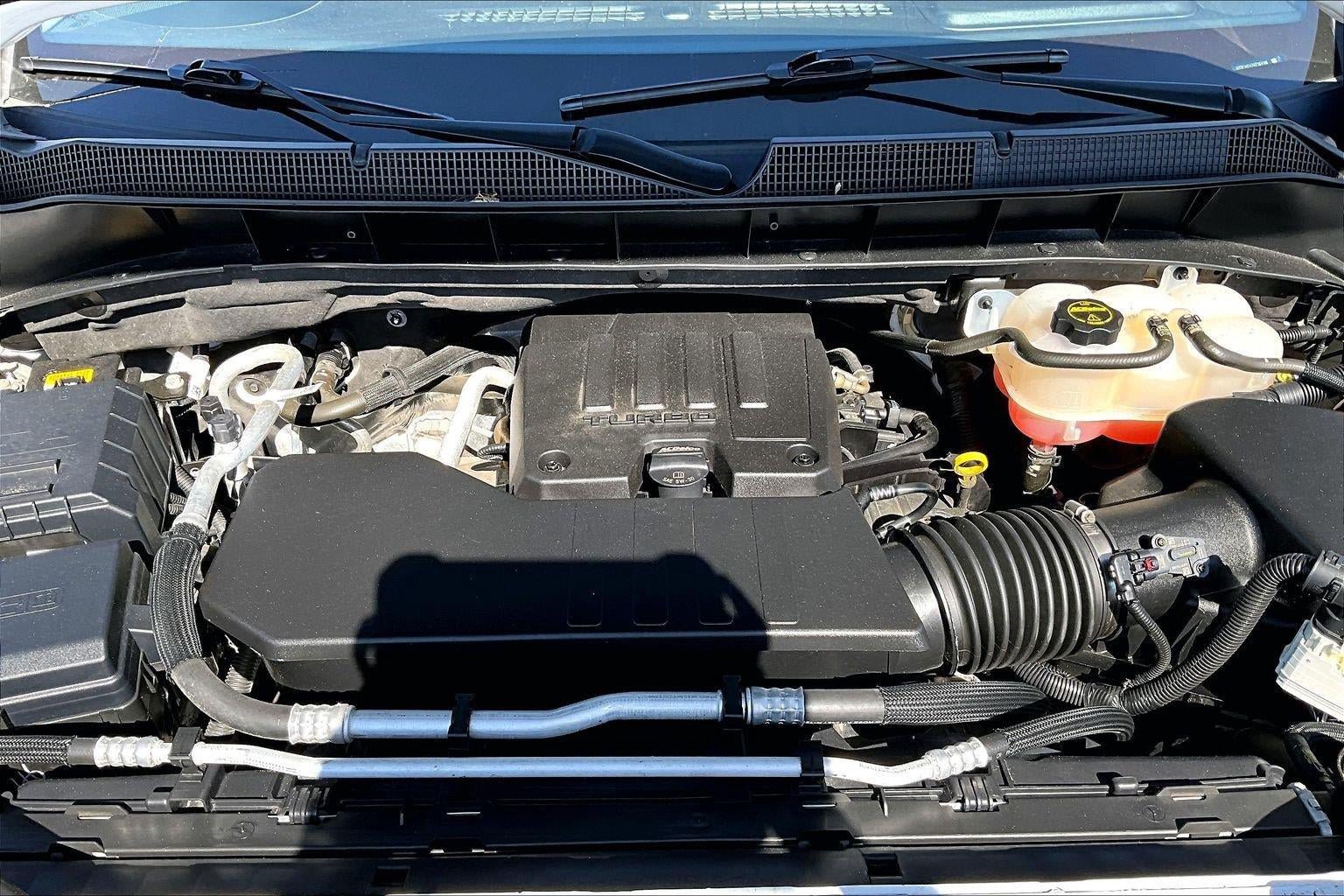 Used 2024 Chevrolet Silverado 1500 LT AWD/4WD image 10