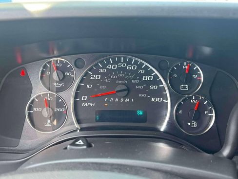 Used 2019 Chevrolet Express 3500 LT w/ LT Preferred Equipment Group RWD image 23