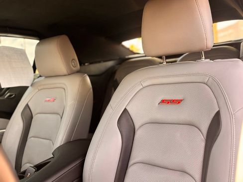 Used 2019 Chevrolet Camaro SS RWD image 7