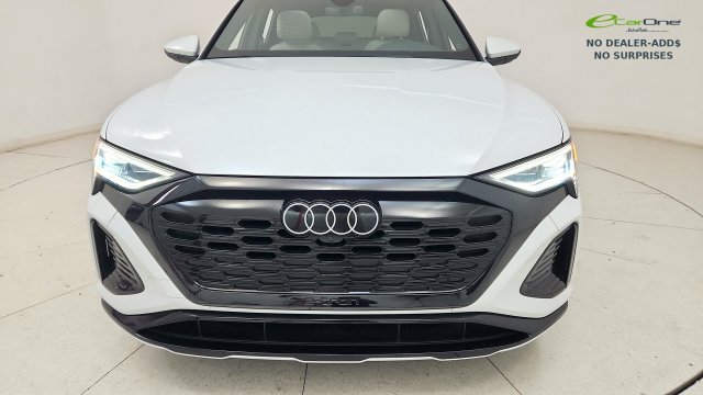 Used 2024 Audi Q8 e-tron Premium AWD/4WD image 24