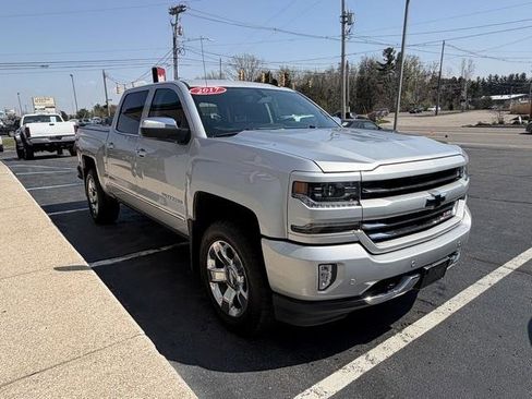 Used 2017 Chevrolet Silverado 1500 LTZ Z71 w/ LTZ Plus Package AWD/4WD image 4