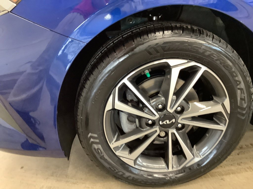 Certified 2023 Kia Forte LXS FWD image 23