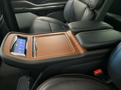 New 2027 Lincoln Navigator Black Label AWD/4WD image 12