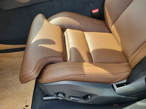 New 2024 Volvo XC60 B5 Ultimate image 12