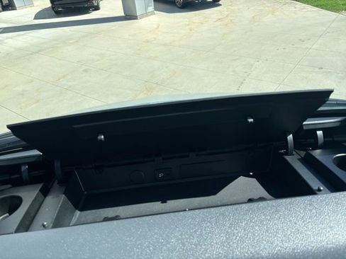 Used 2024 Mercedes-Benz Sprinter 2500 image 25