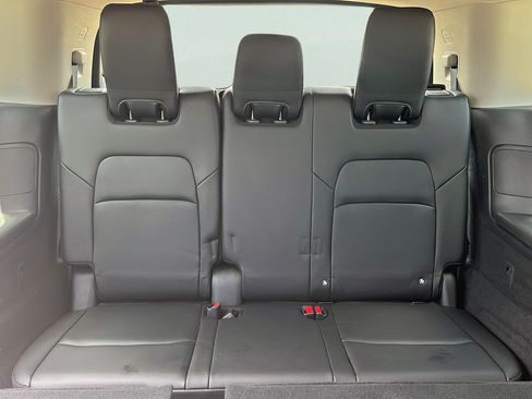 Used 2023 Nissan Pathfinder SL FWD image 23