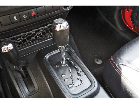 Used 2018 Jeep Wrangler Sport AWD/4WD image 22