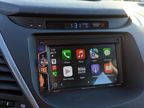 Used 2015 Hyundai Elantra SE w/ Option Group 03 image 19