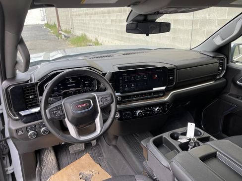 Used 2024 GMC Sierra 1500 SLE w/ Preferred Package AWD/4WD image 13