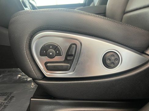 Used 2011 Mercedes-Benz R 350 4MATIC image 13
