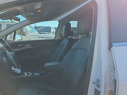 Used 2023 Kia Sportage EX image 5