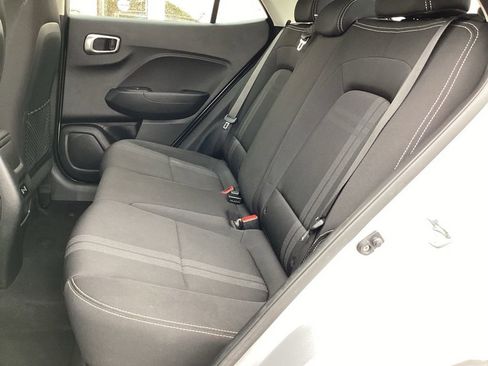 Used 2025 Hyundai Venue SEL FWD image 15