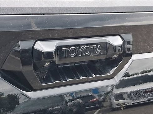 Used 2024 Toyota Tundra Platinum AWD/4WD image 31