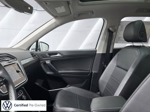 Certified 2021 Volkswagen Tiguan SE w/ Panoramic Sunroof Package image 20