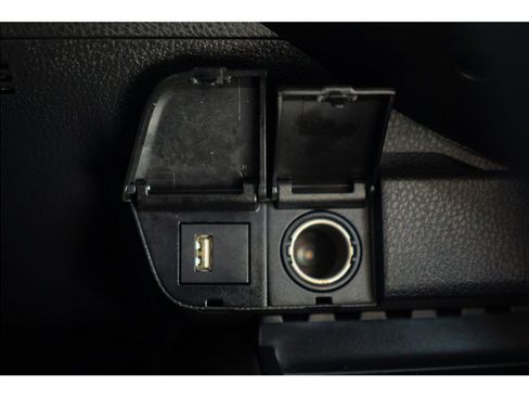 Used 2024 Toyota Camry SE FWD image 40