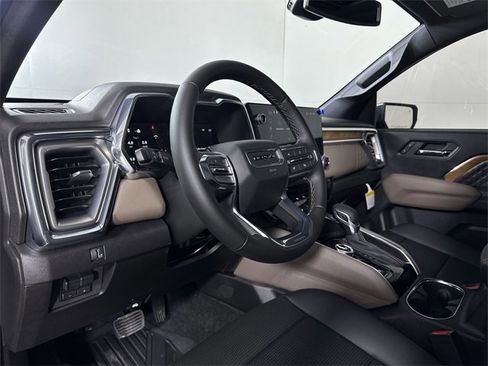 New 2026 GMC Canyon Denali image 10