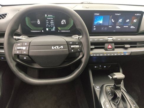 Used 2025 Kia K4 FWD image 22