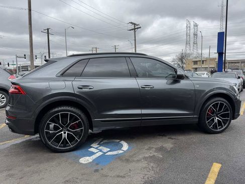 Used 2021 Audi Q8 Premium Plus w/ Premium Plus Package image 4