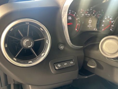 Used 2017 Chevrolet Camaro LT image 29