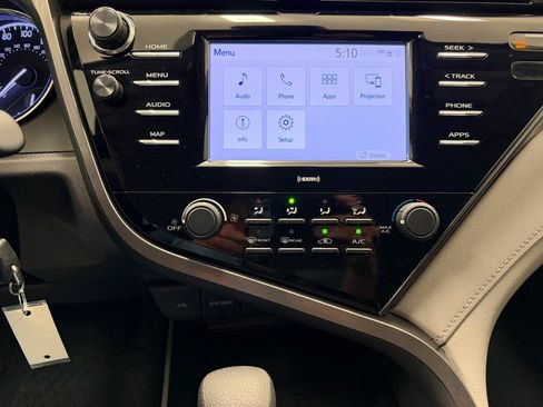 Used 2020 Toyota Camry LE FWD image 20