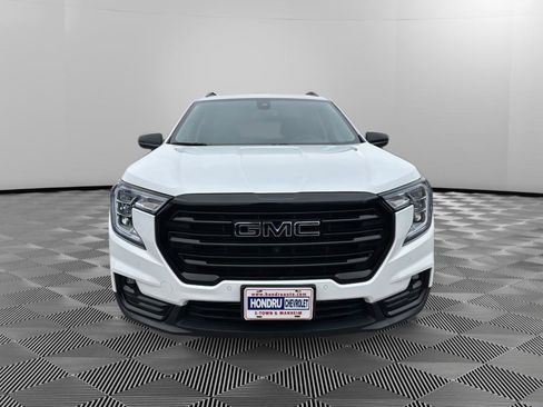 Used 2023 GMC Terrain SLT w/ Tech Package image 8