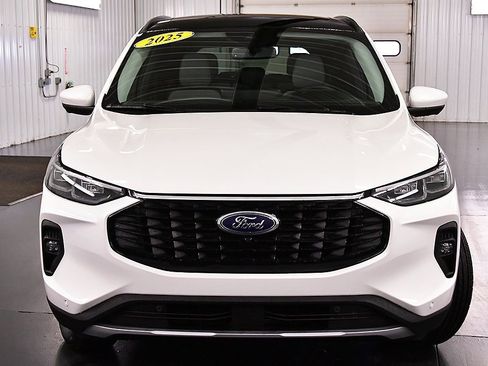 New 2025 Ford Escape SE w/ PHEV Premium Package image 2