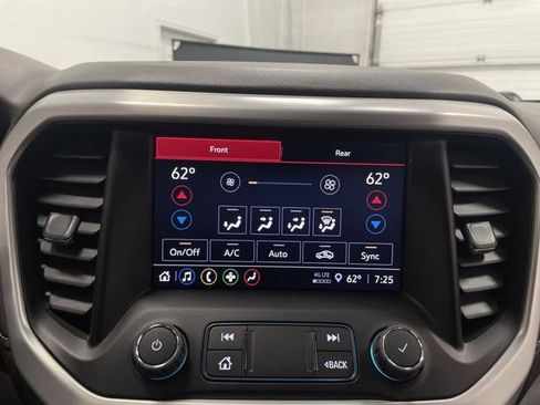 Used 2023 GMC Acadia SLE image 19