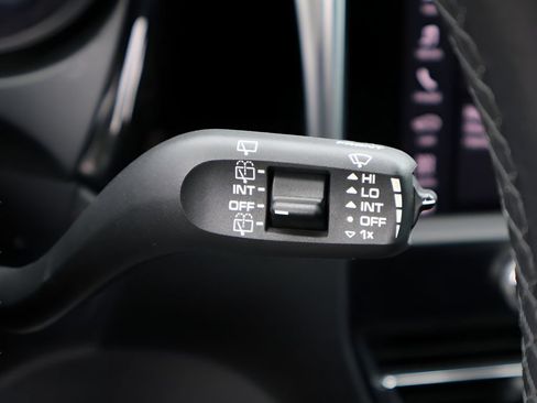 Certified 2023 Porsche Macan AWD/4WD image 30